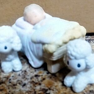 Precious Moments Baby Je Sleeping Baby Figurine with Lambs